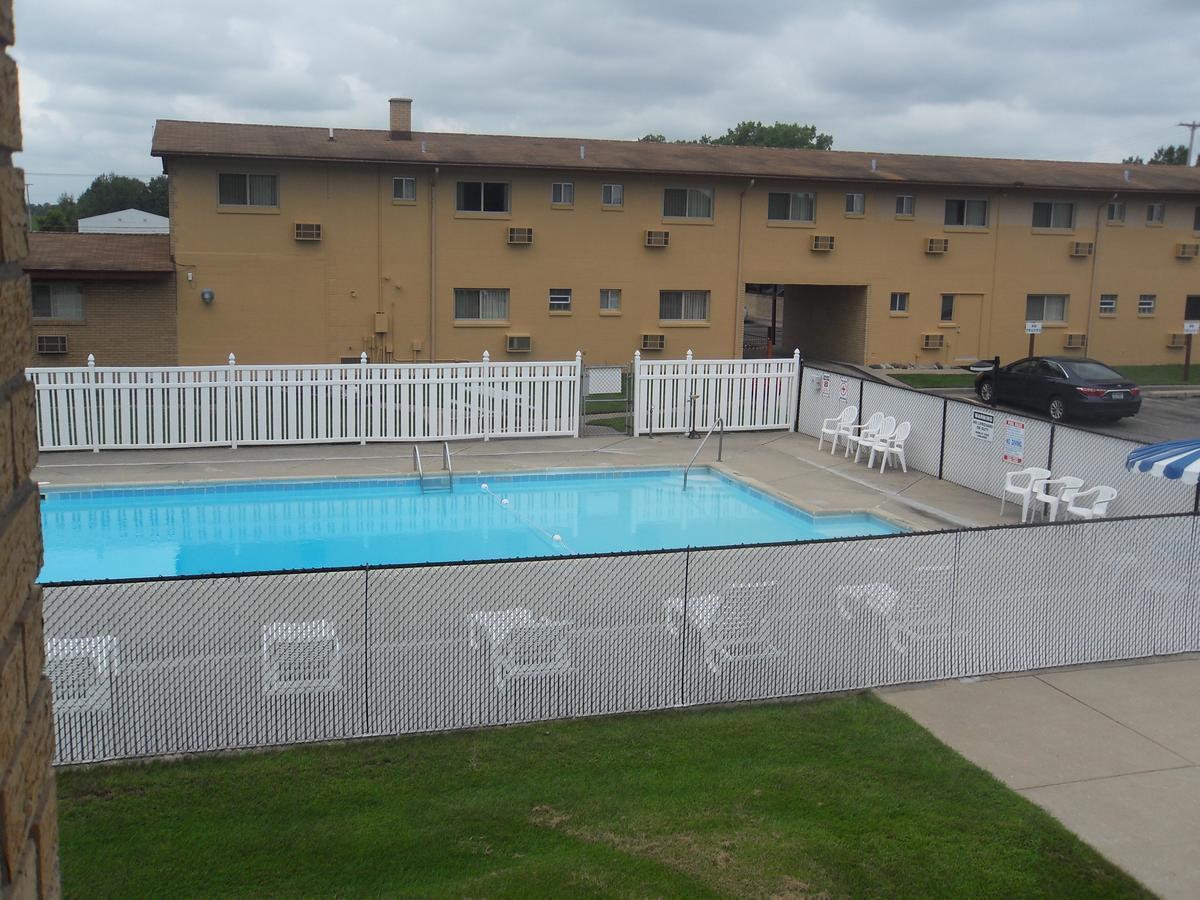 Swan Inn Motel Comstock Park Exterior foto